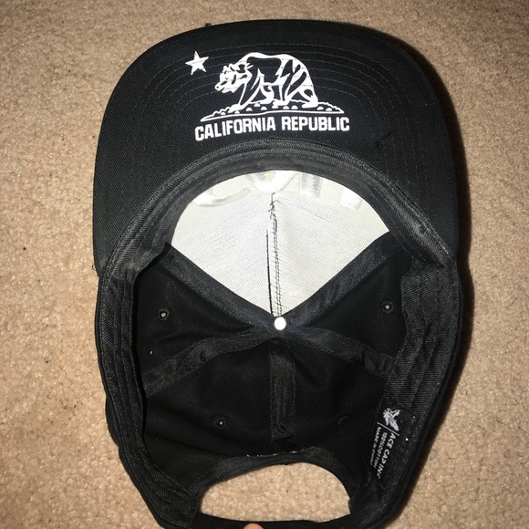California style Hat 🧢 Snap Back - Picture 2 of 4